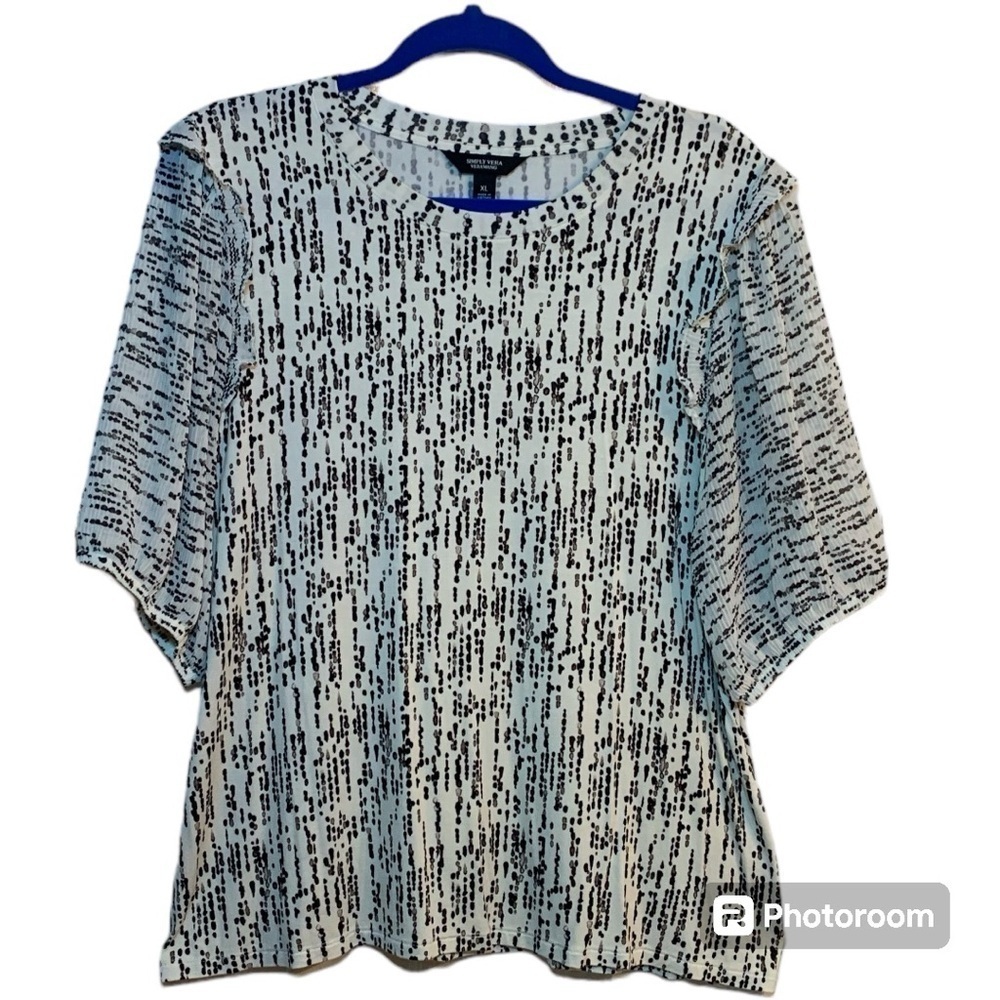 Vera Wang Black and White Short Sleeve Career Top